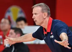 多米电竞-法国主帅赞许中场表现,队员信心高涨的句子