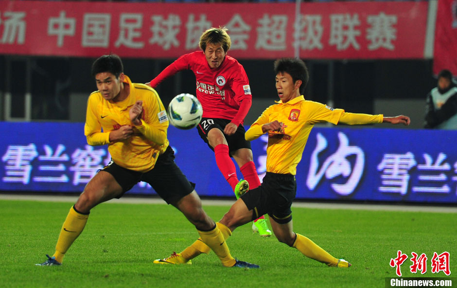 皇马客场战平未能赶超巴萨