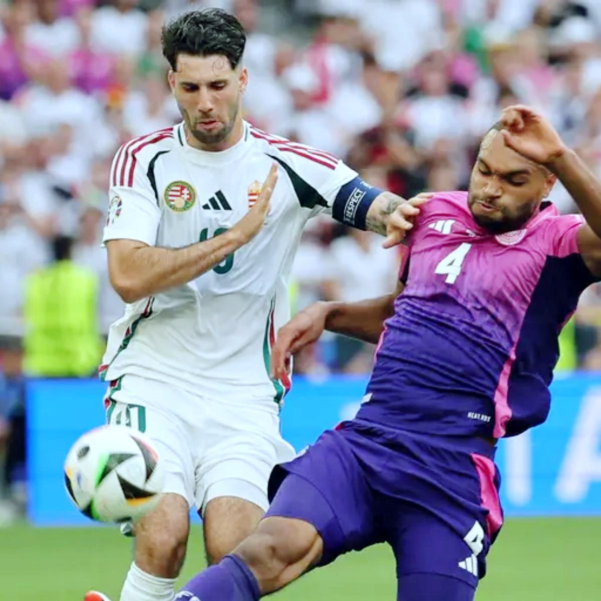 多米体育-欧洲杯足球精彩瞬间